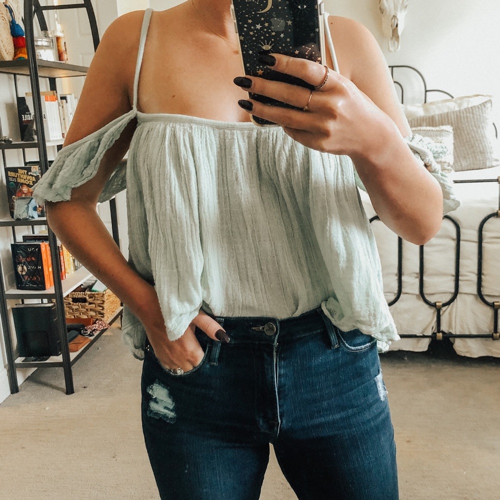 Off-the-shoulder tank top